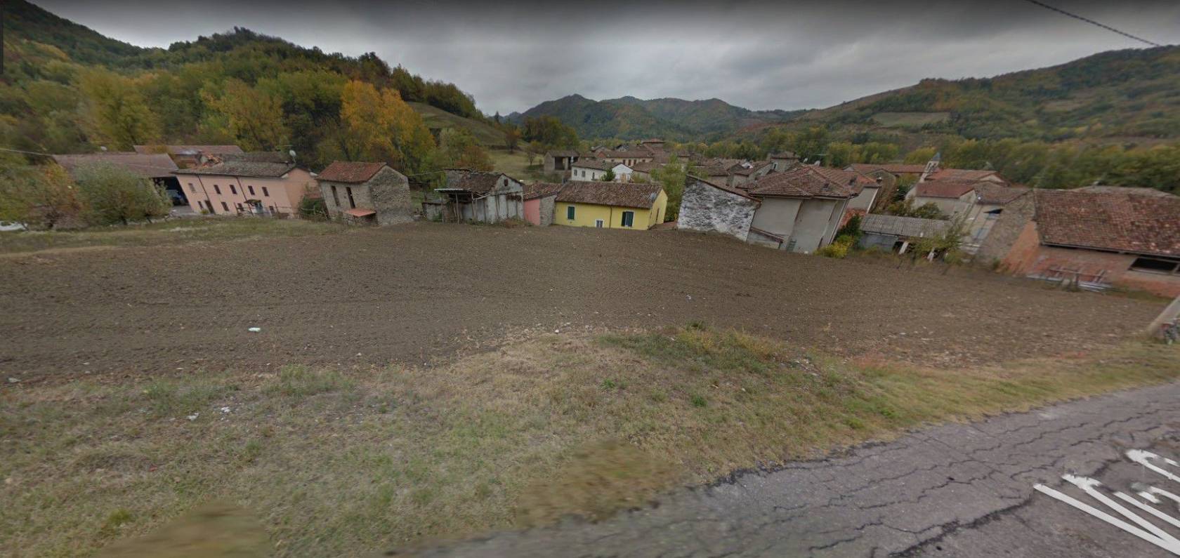 3 LOTTI DA 600 MQ 3 LOTTI DA 600 MQ