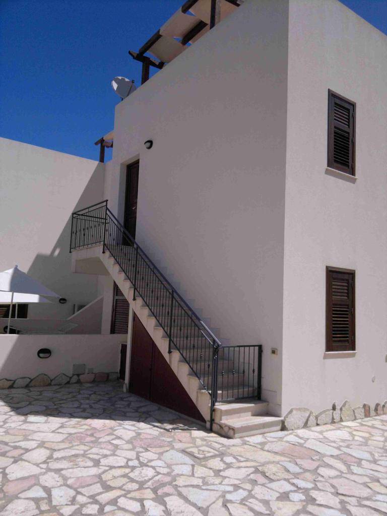 Studio immobiliare Rita ,propone a San Vito lo capo appartamento di 80 mq, posto al primo piano all'interno di un piccolo residence. È composto da 